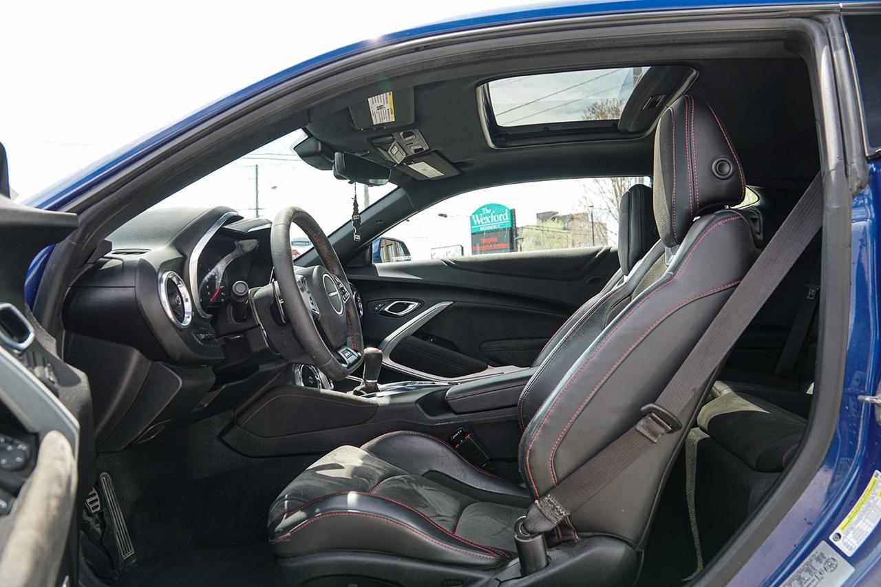 2020 Chevrolet Camaro ZL1 Coupe MANUAL |HUD|RECARO SEATS|COOLED SEATS| Photo