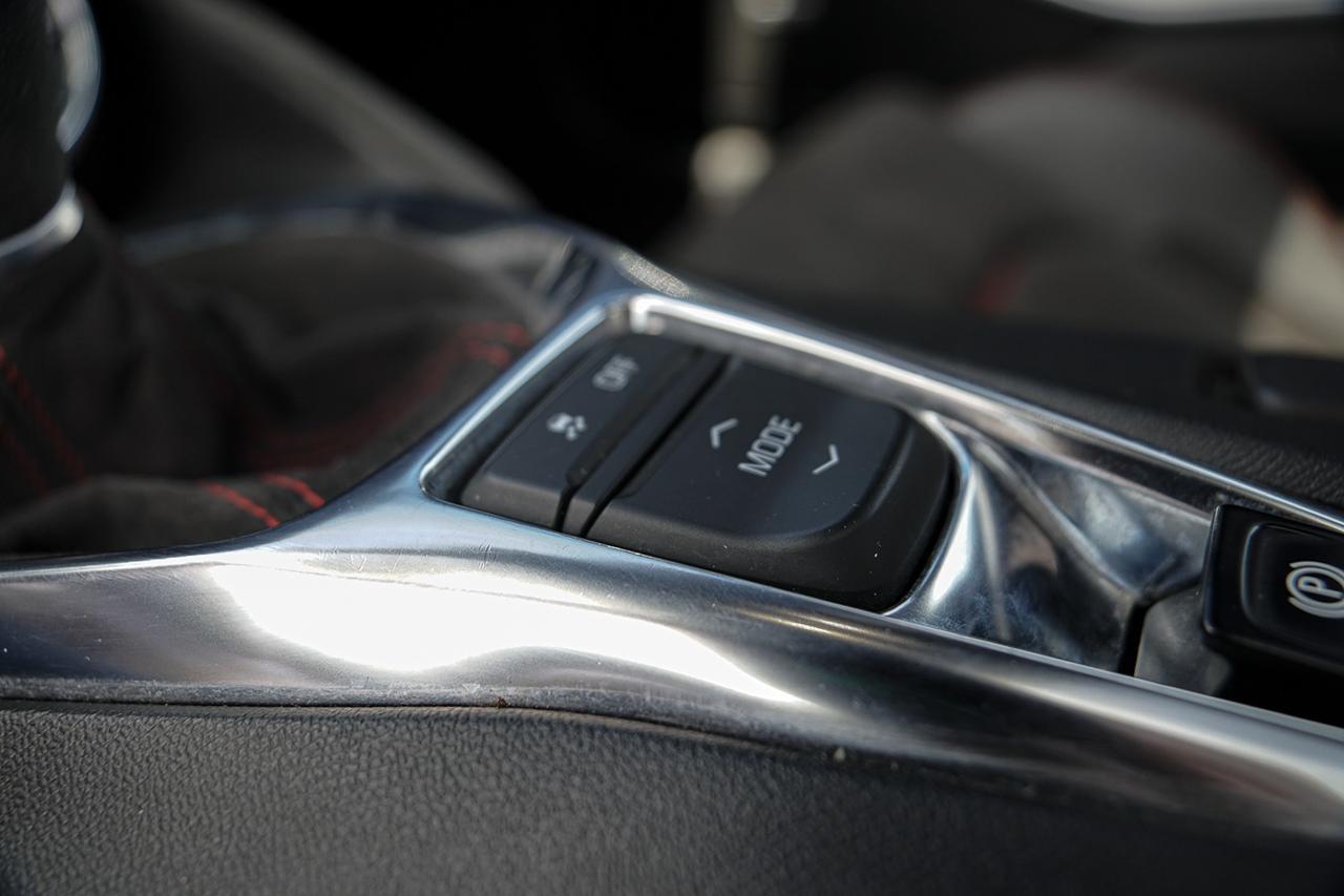 2020 Chevrolet Camaro ZL1 Coupe MANUAL |HUD|RECARO SEATS|COOLED SEATS| Photo