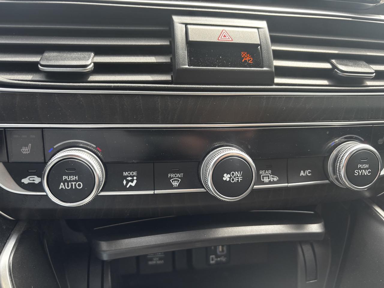 2018 Honda Accord Touring, Leather, Navigation, Heated /cooled seats Photo
