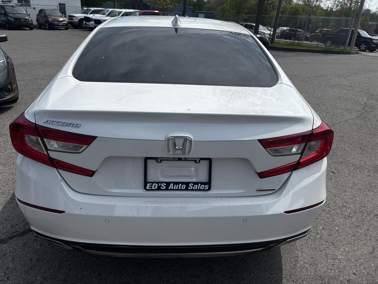 2018 Honda Accord Touring, Leather, Navigation, Heated /cooled seats Photo