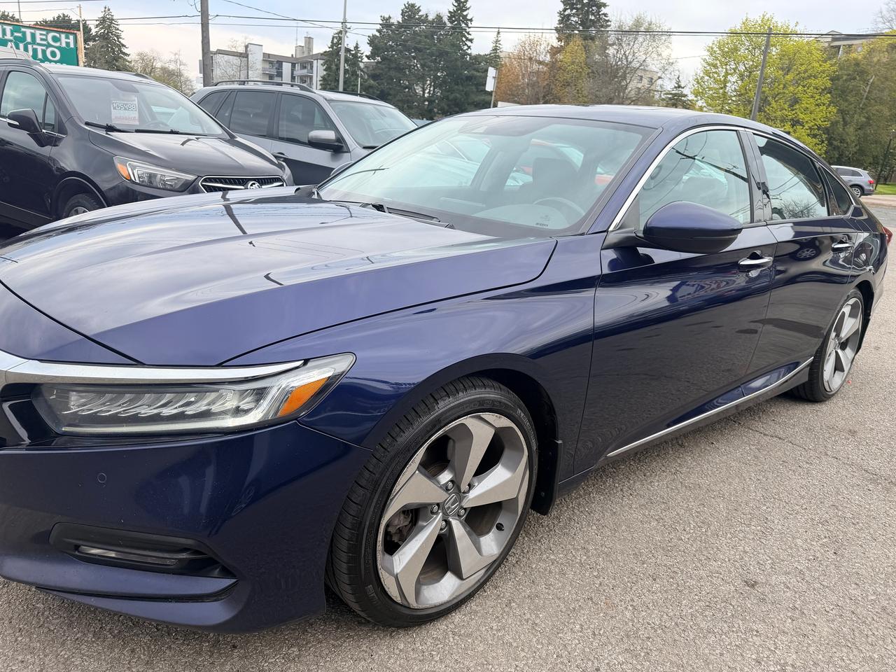 2018 Honda Accord Touring Photo