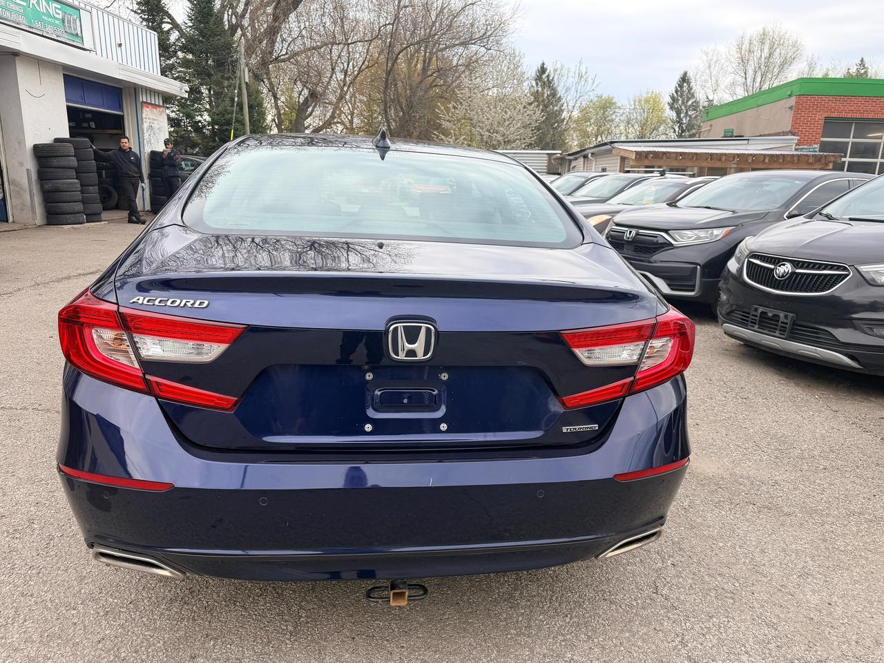 2018 Honda Accord Touring Photo4