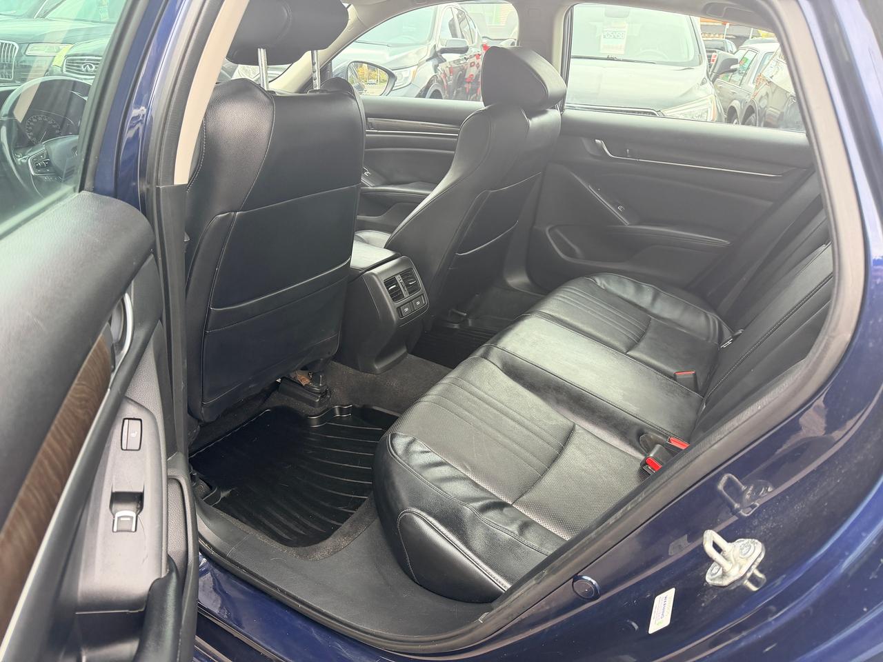 2018 Honda Accord Touring Photo