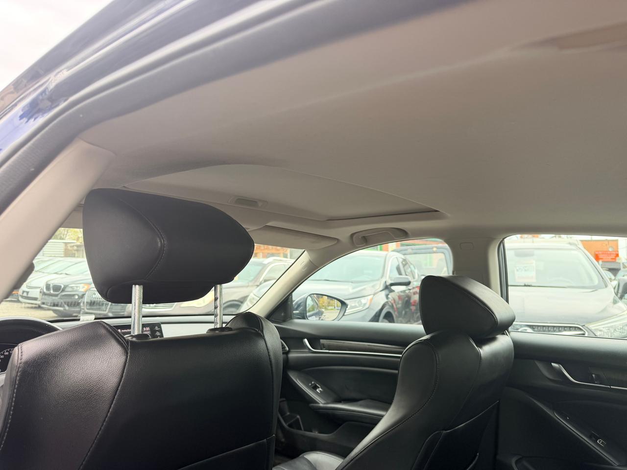 2018 Honda Accord Touring Photo