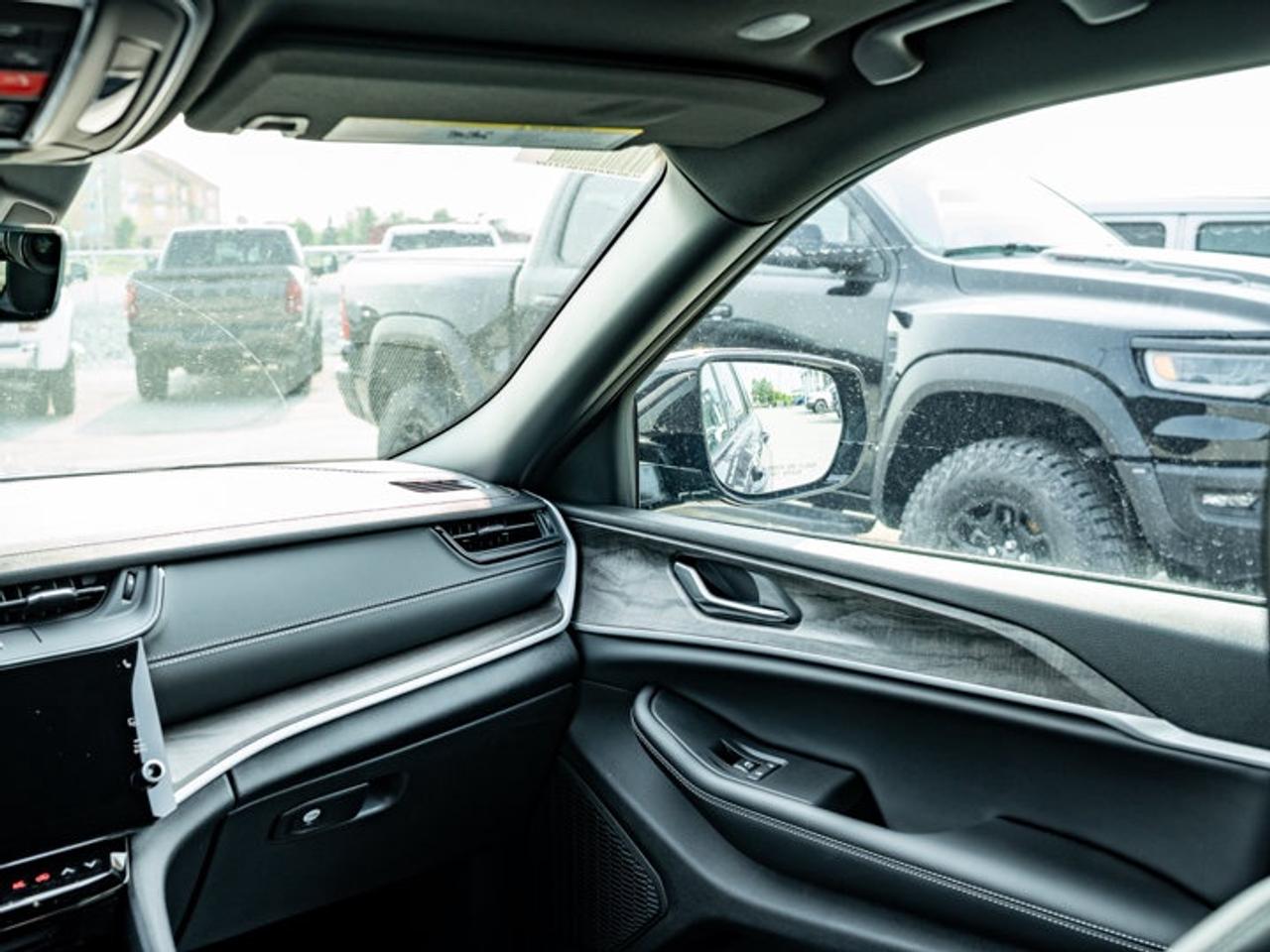 2026 Jeep Grand Cherokee L Limited Photo