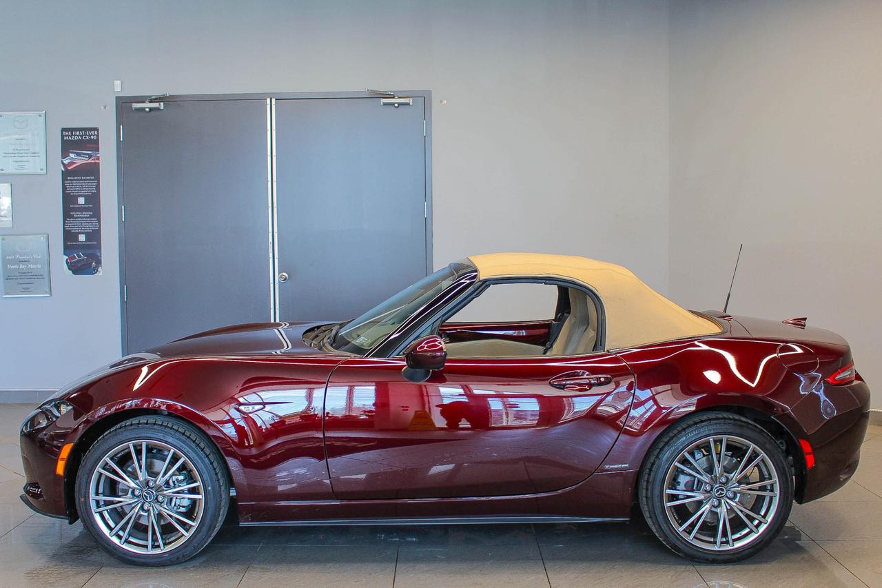 2025 Mazda Miata MX-5 35th Anniversary Edition ONLY 230 IN CANADA! - MANUAL - SOFT TOP Photo