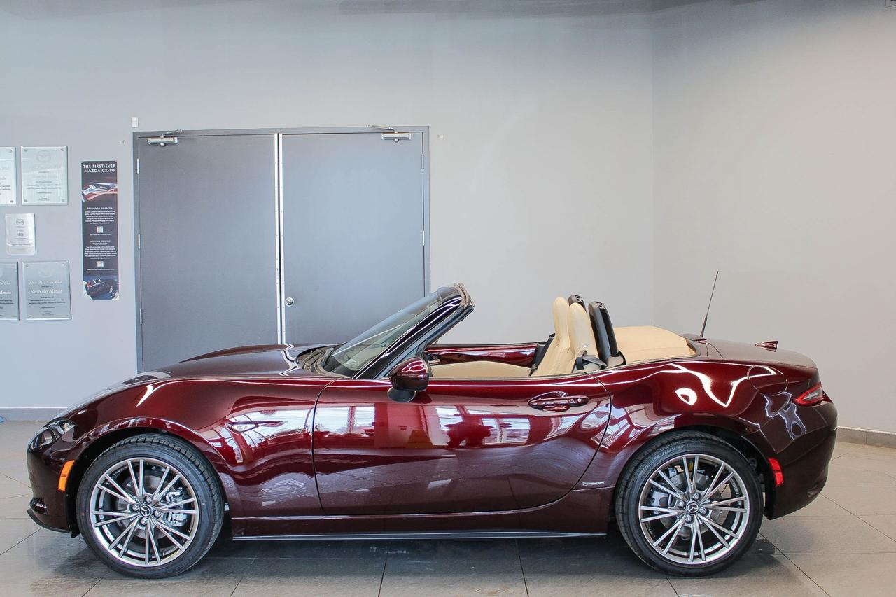 2025 Mazda Miata MX-5 35th Anniversary Edition ONLY 230 IN CANADA! - MANUAL - SOFT TOP Photo