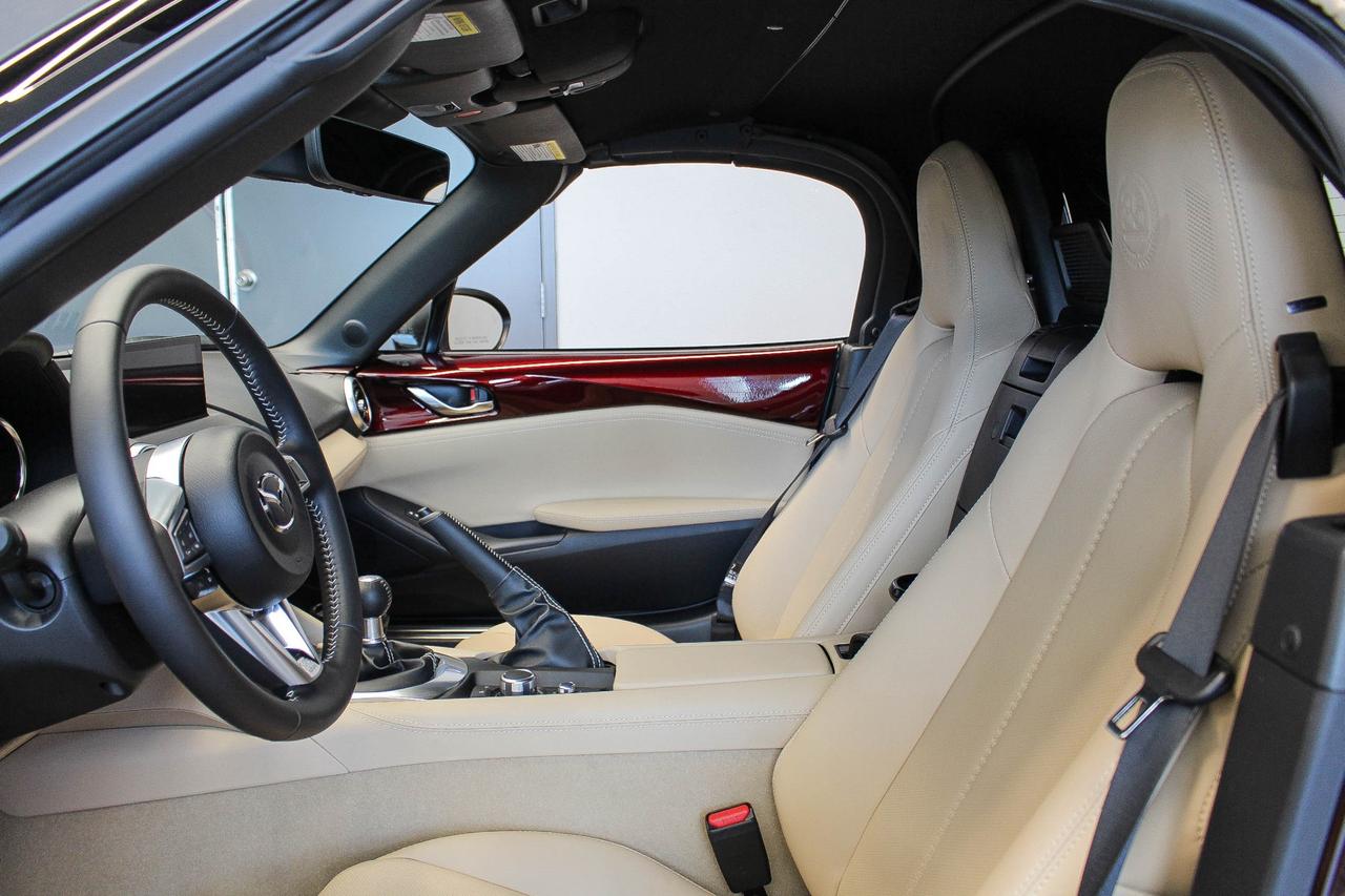 2025 Mazda Miata MX-5 35th Anniversary Edition ONLY 230 IN CANADA! - MANUAL - SOFT TOP Photo