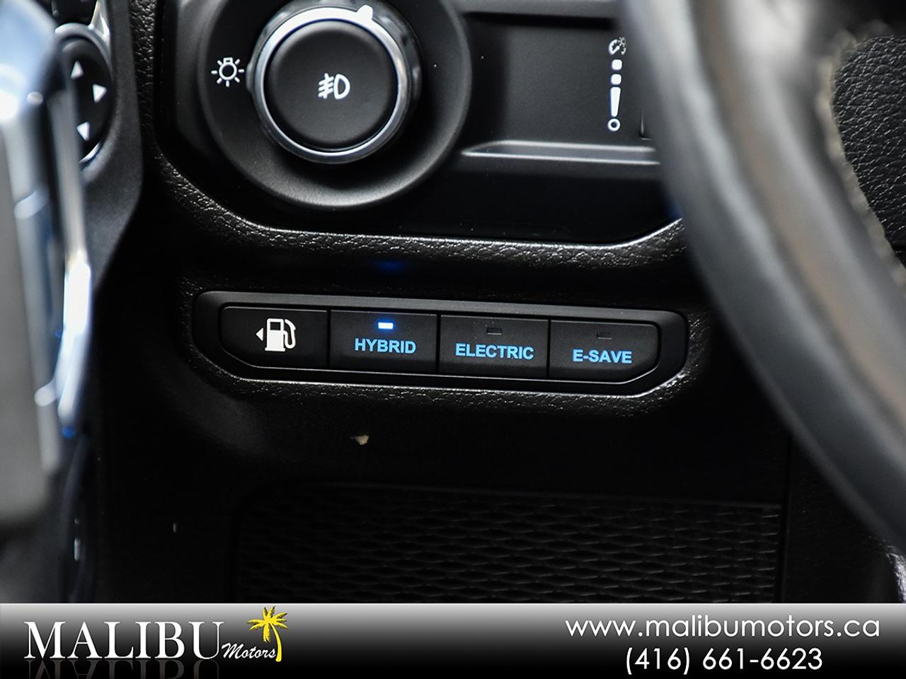 2023 Jeep Wrangler Sahara Photo