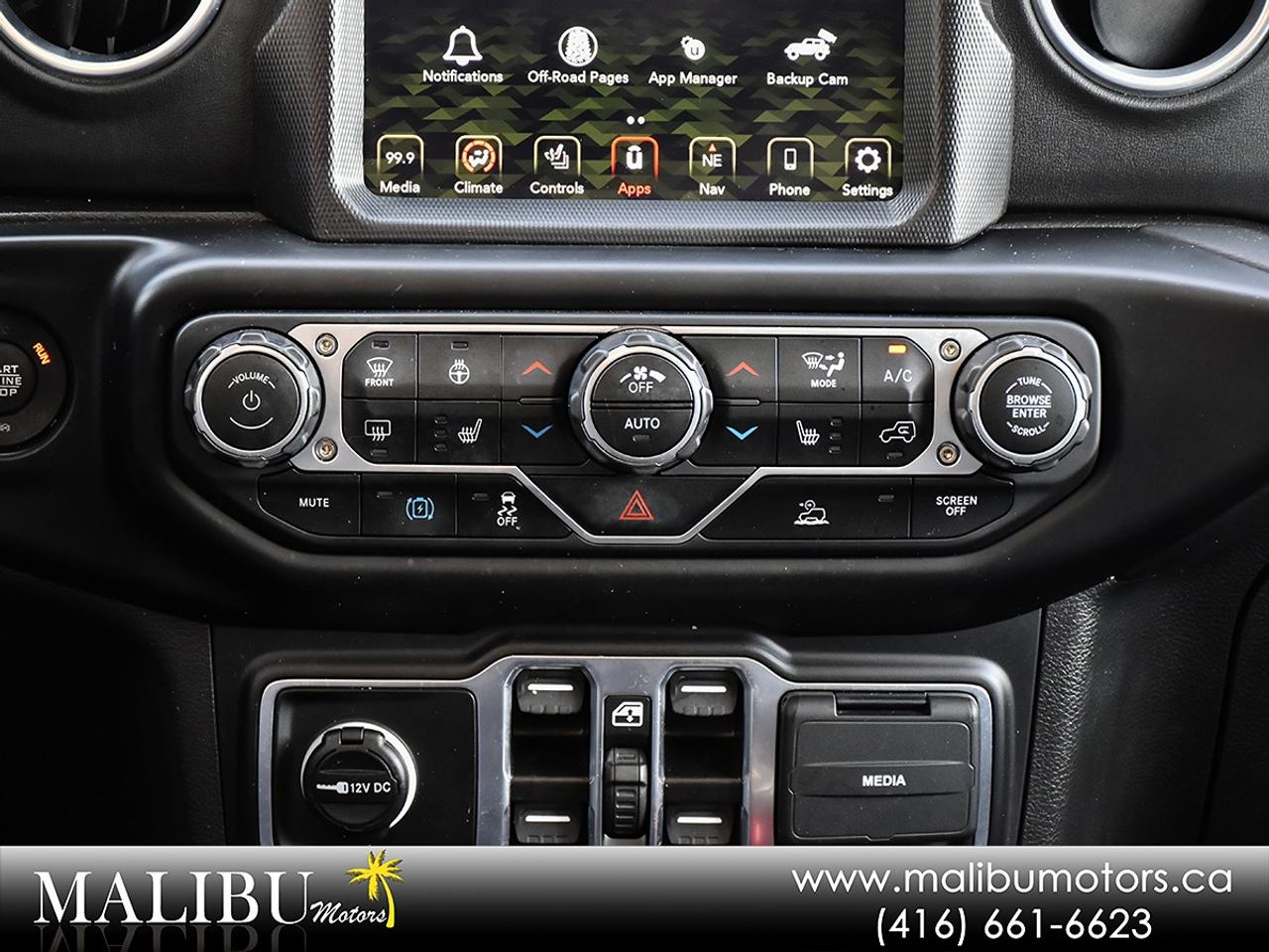 2023 Jeep Wrangler Sahara Photo