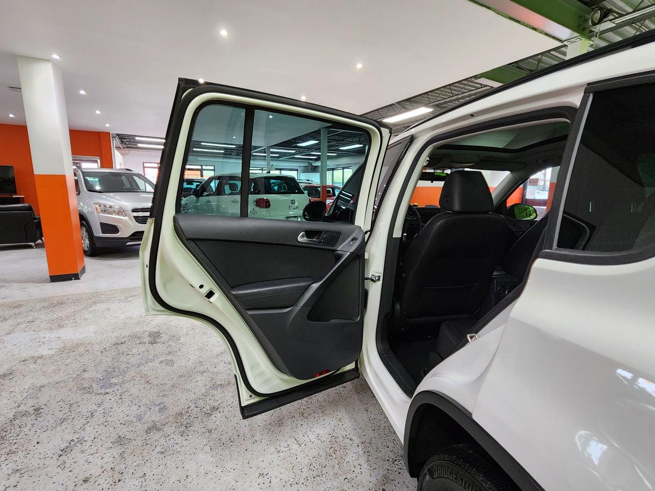 2014 Volkswagen Tiguan Highline PanoRoof No Accidents AWD Good on Fuel Photo