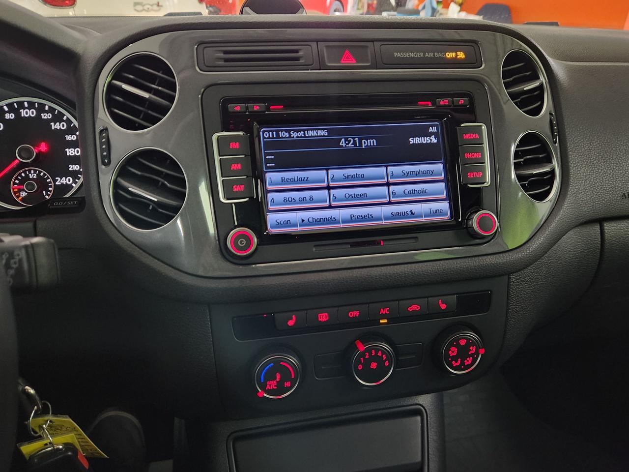 2014 Volkswagen Tiguan Highline PanoRoof No Accidents AWD Good on Fuel Photo