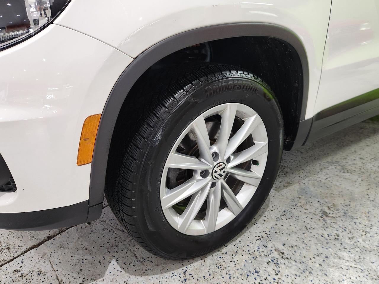 2014 Volkswagen Tiguan Highline PanoRoof No Accidents AWD Good on Fuel Photo