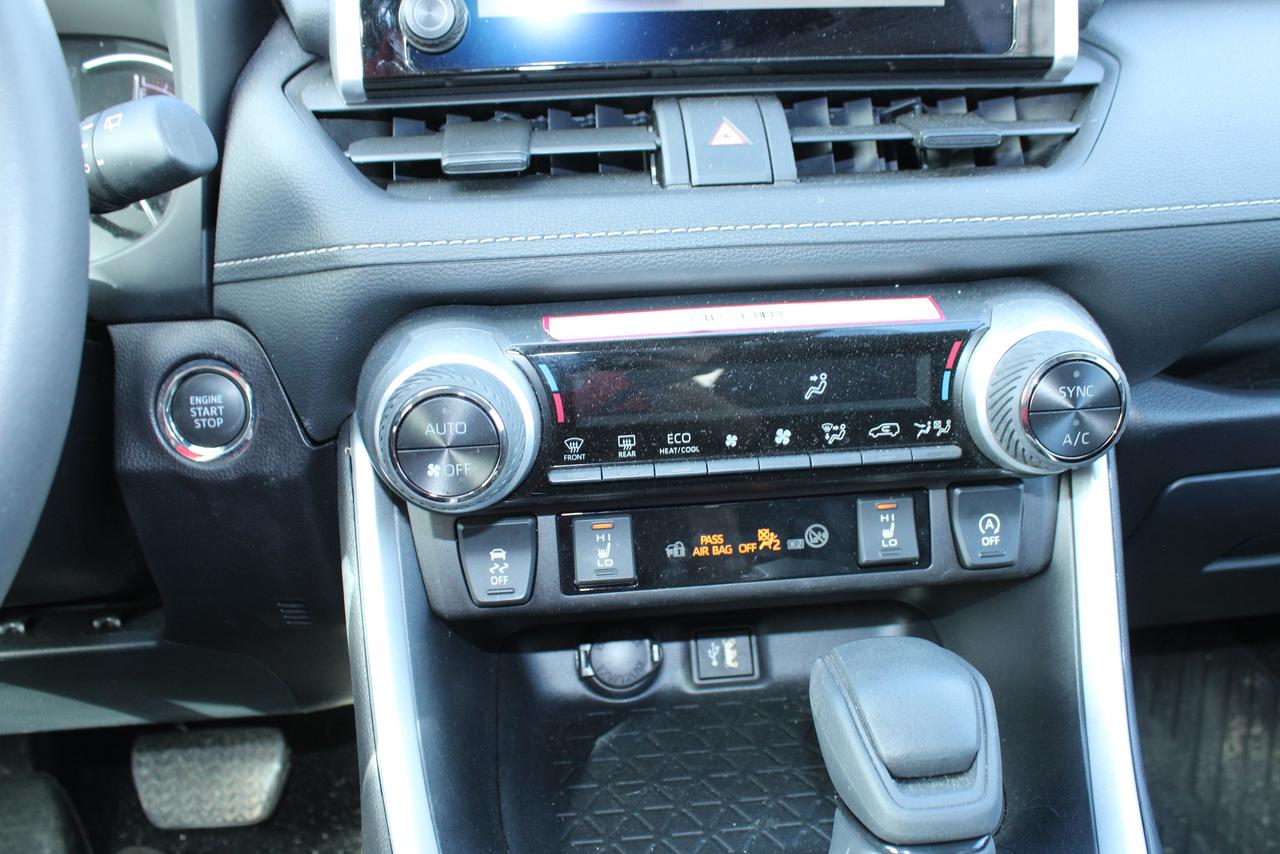 2025 Toyota RAV4 XLE AWD Photo