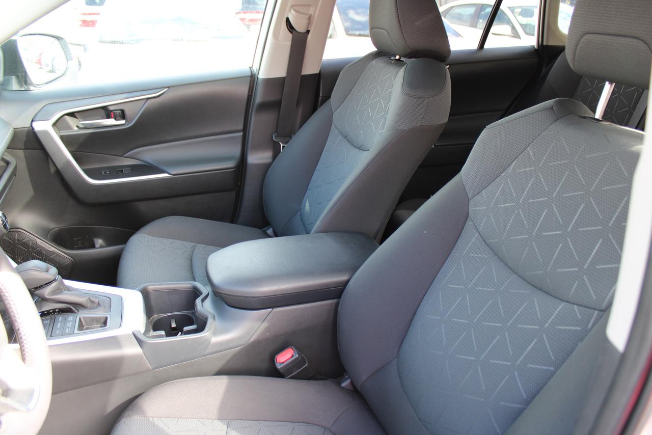 2025 Toyota RAV4 XLE AWD Photo