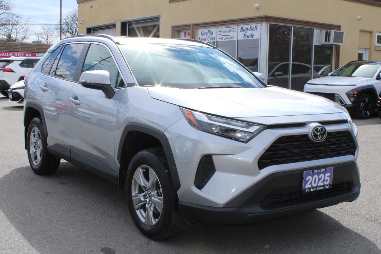2025 Toyota RAV4 XLE Photo0