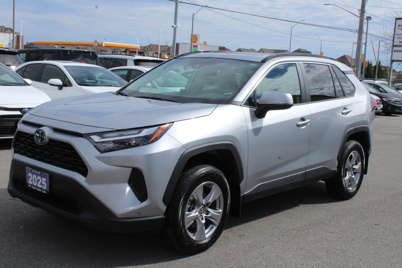 2025 Toyota RAV4 XLE Photo