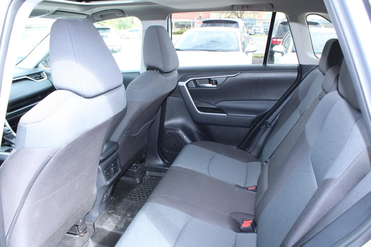 2025 Toyota RAV4 XLE Photo