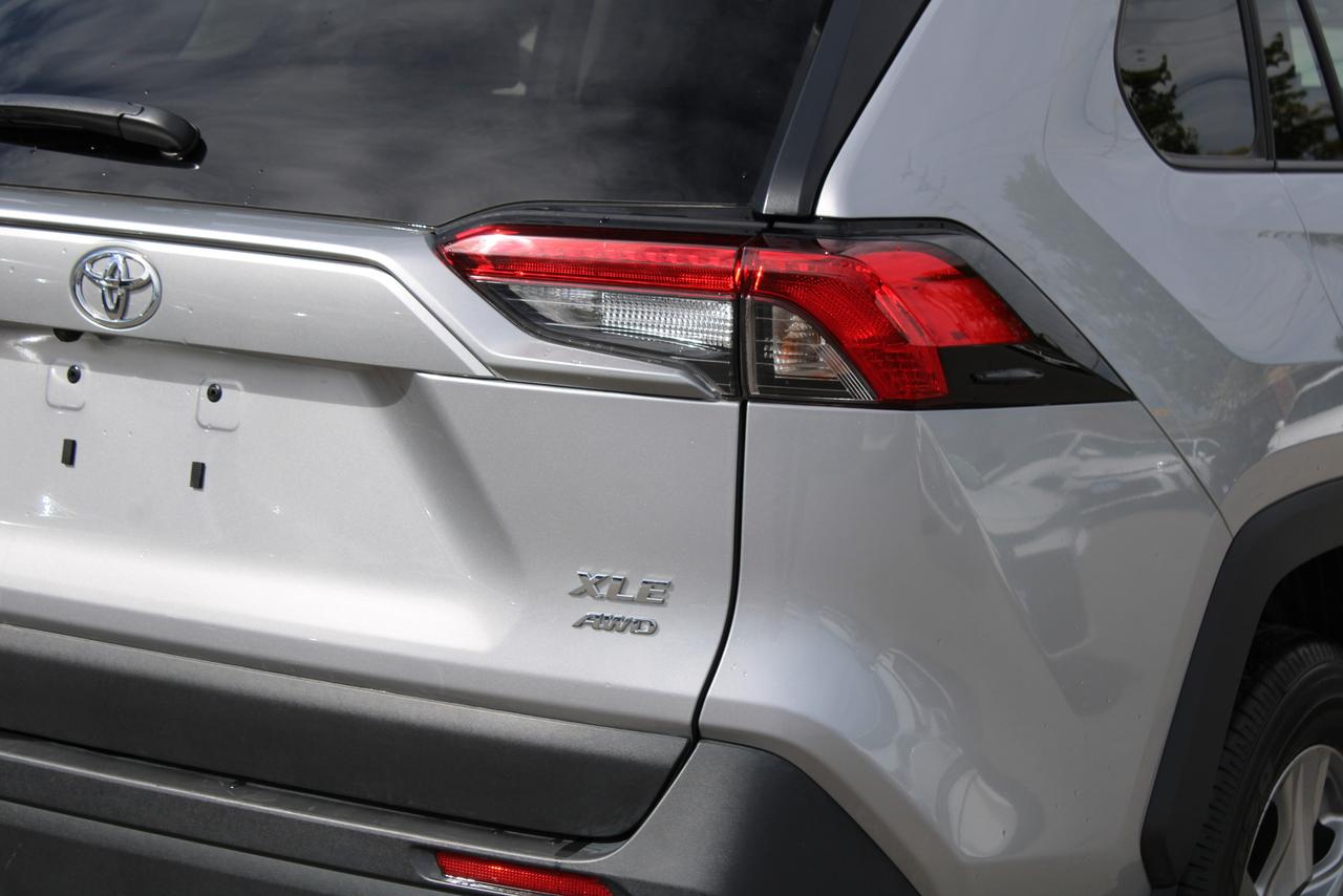 2025 Toyota RAV4 XLE Photo