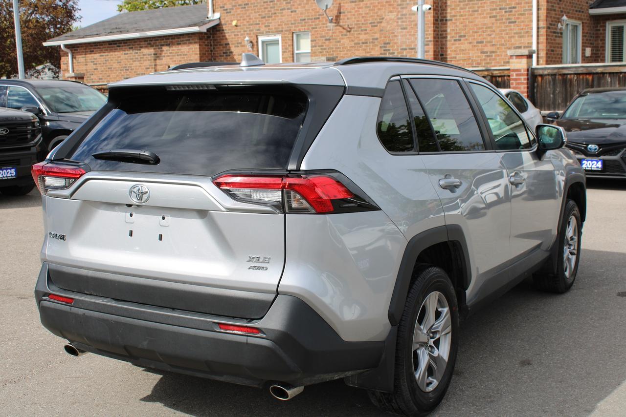 2025 Toyota RAV4 XLE Photo