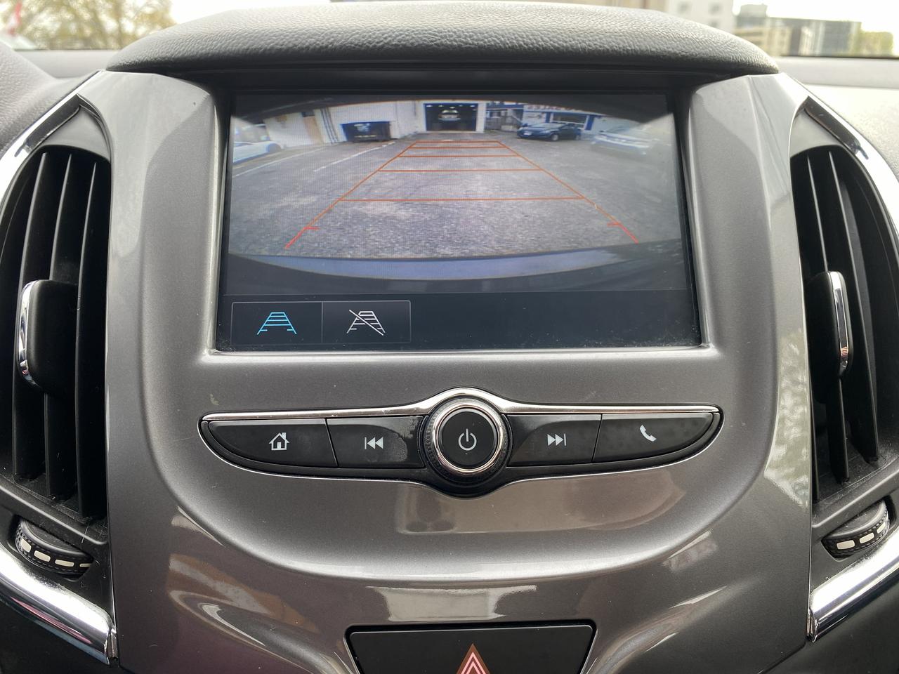 2016 Chevrolet Cruze Accident Free/Automatic/Gas Saver/Bckup Camera Photo