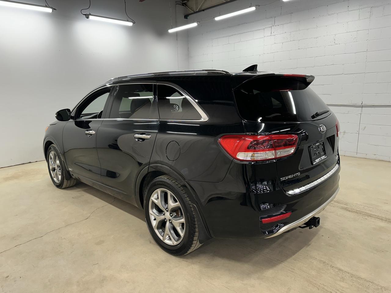 2016 Kia Sorento SX | CLEAN CARFAX | LOW KMS | AWD Photo3