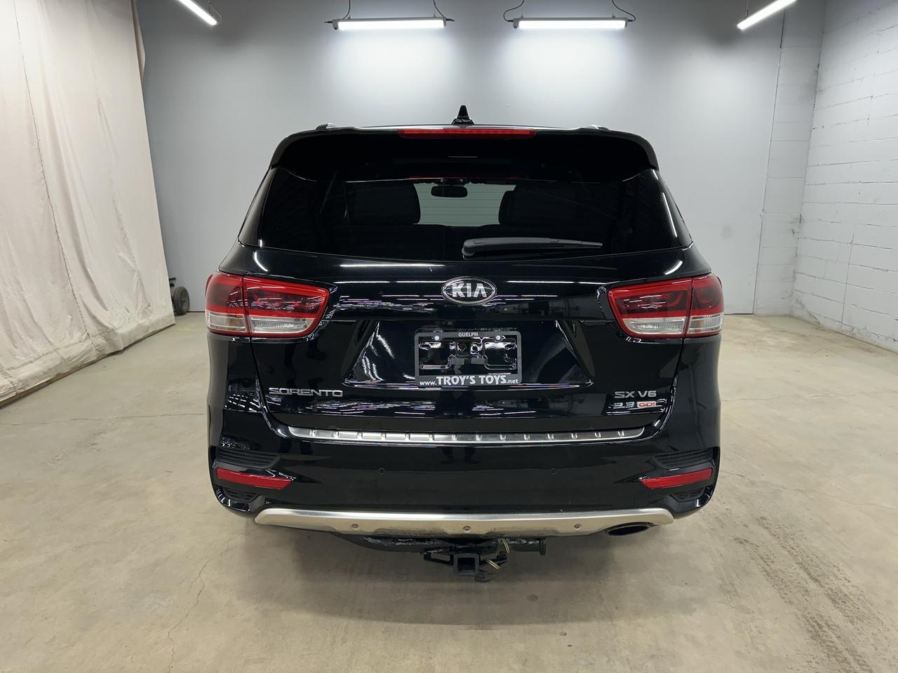 2016 Kia Sorento SX | CLEAN CARFAX | LOW KMS | AWD Photo4