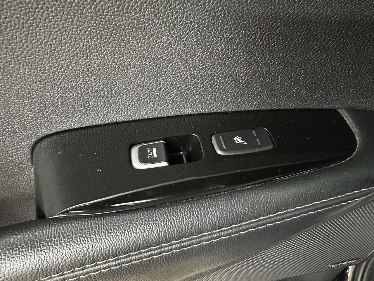 2016 Kia Sorento SX | LOADED | LOW KMS | AWD Photo7
