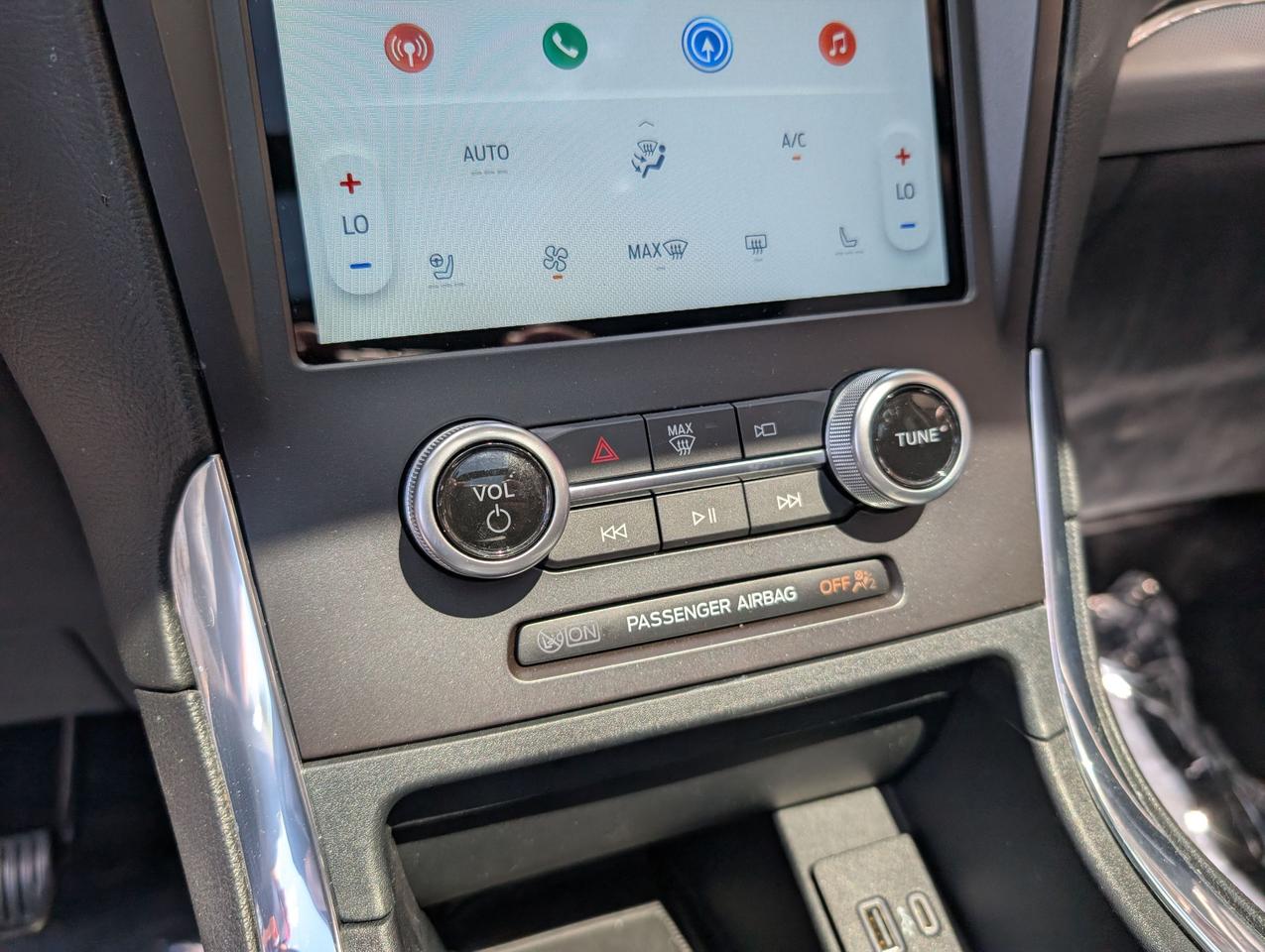 2021 Ford Edge Titanium AWD Photo