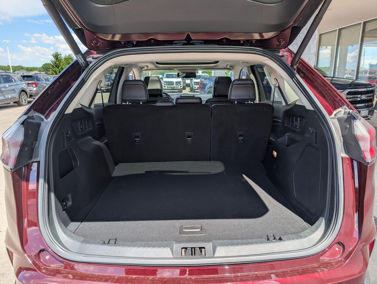 2021 Ford Edge Titanium AWD Photo