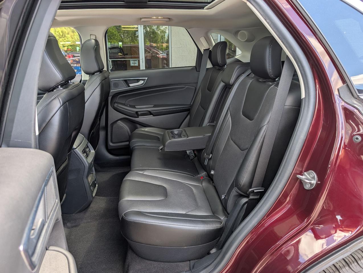 2021 Ford Edge Titanium AWD Photo