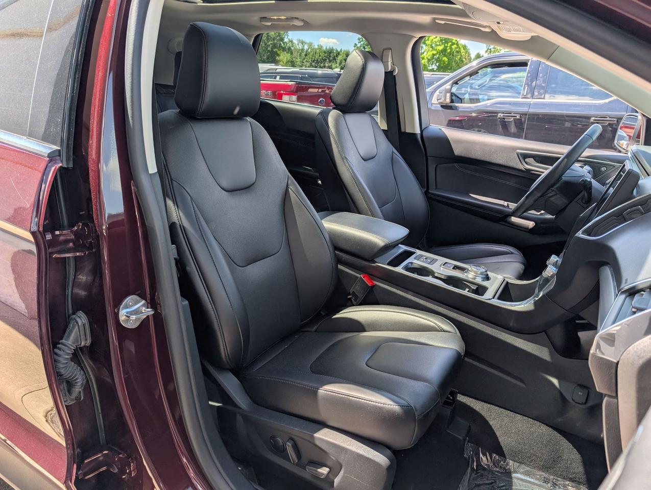 2021 Ford Edge Titanium AWD Photo