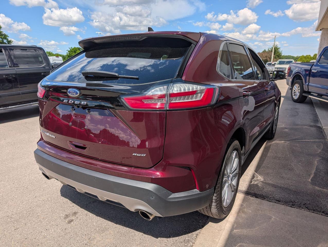 2021 Ford Edge Titanium AWD Photo