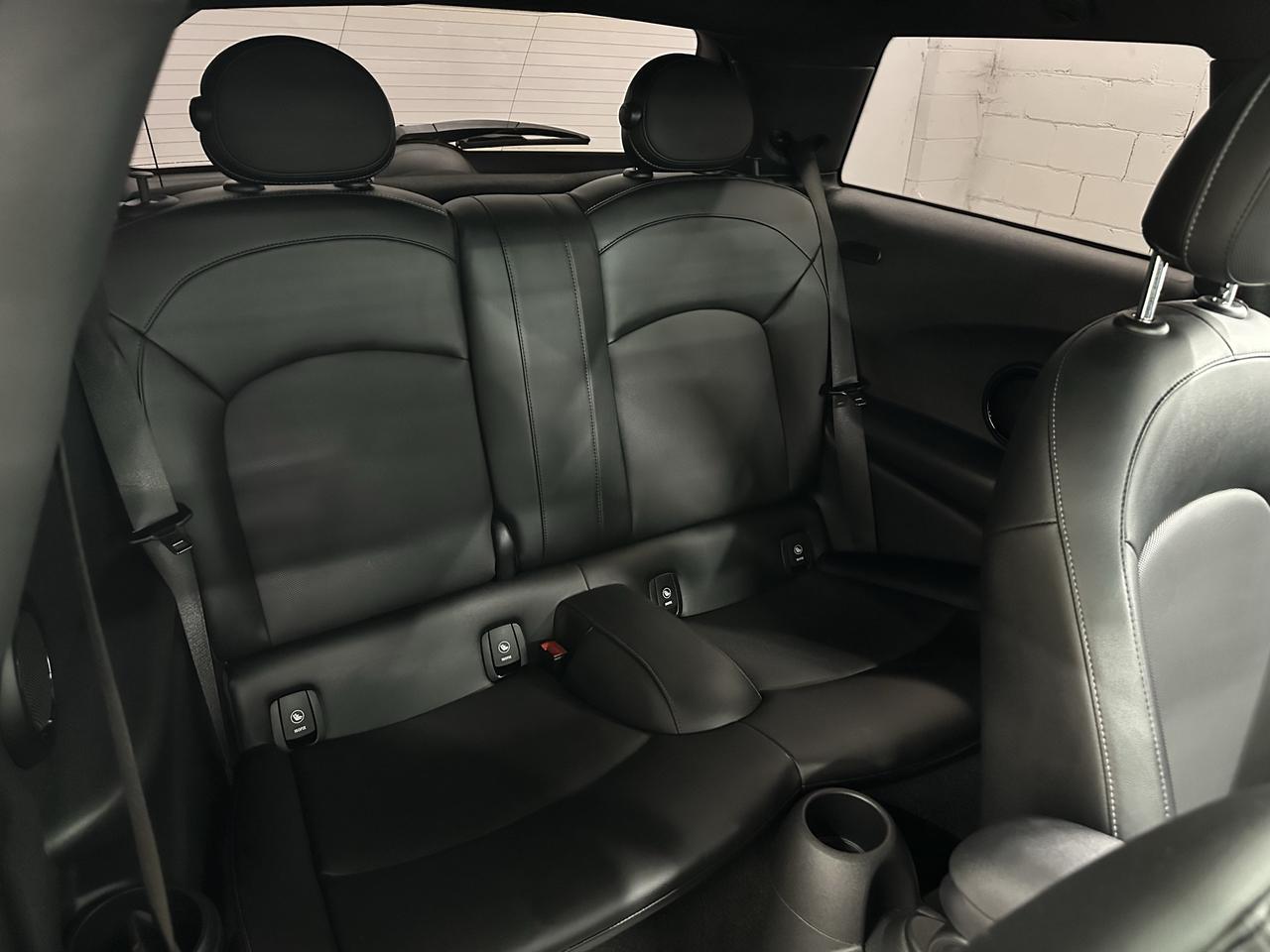 2018 MINI Cooper COOPER Photo