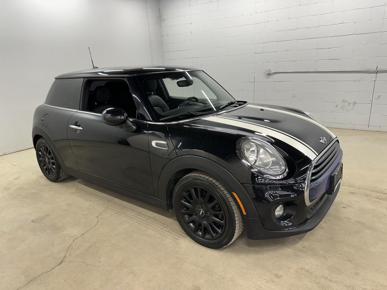 2018 MINI Cooper COOPER Photo0