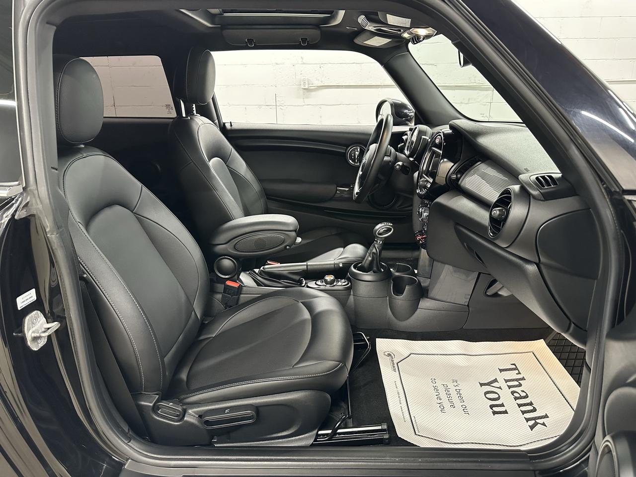 2018 MINI Cooper COOPER Photo