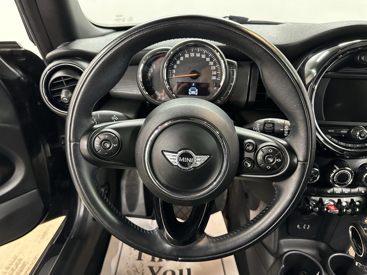 2018 MINI Cooper COOPER | LOW KMS | SUNROOF | LEATHER Photo11