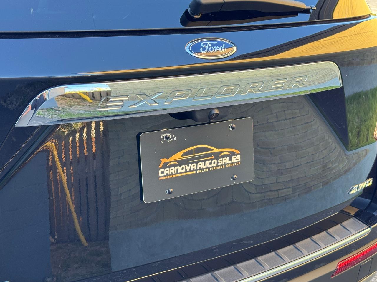 2022 Ford Explorer LIMITED 7 Passenger+CLEAN CARFAX Photo