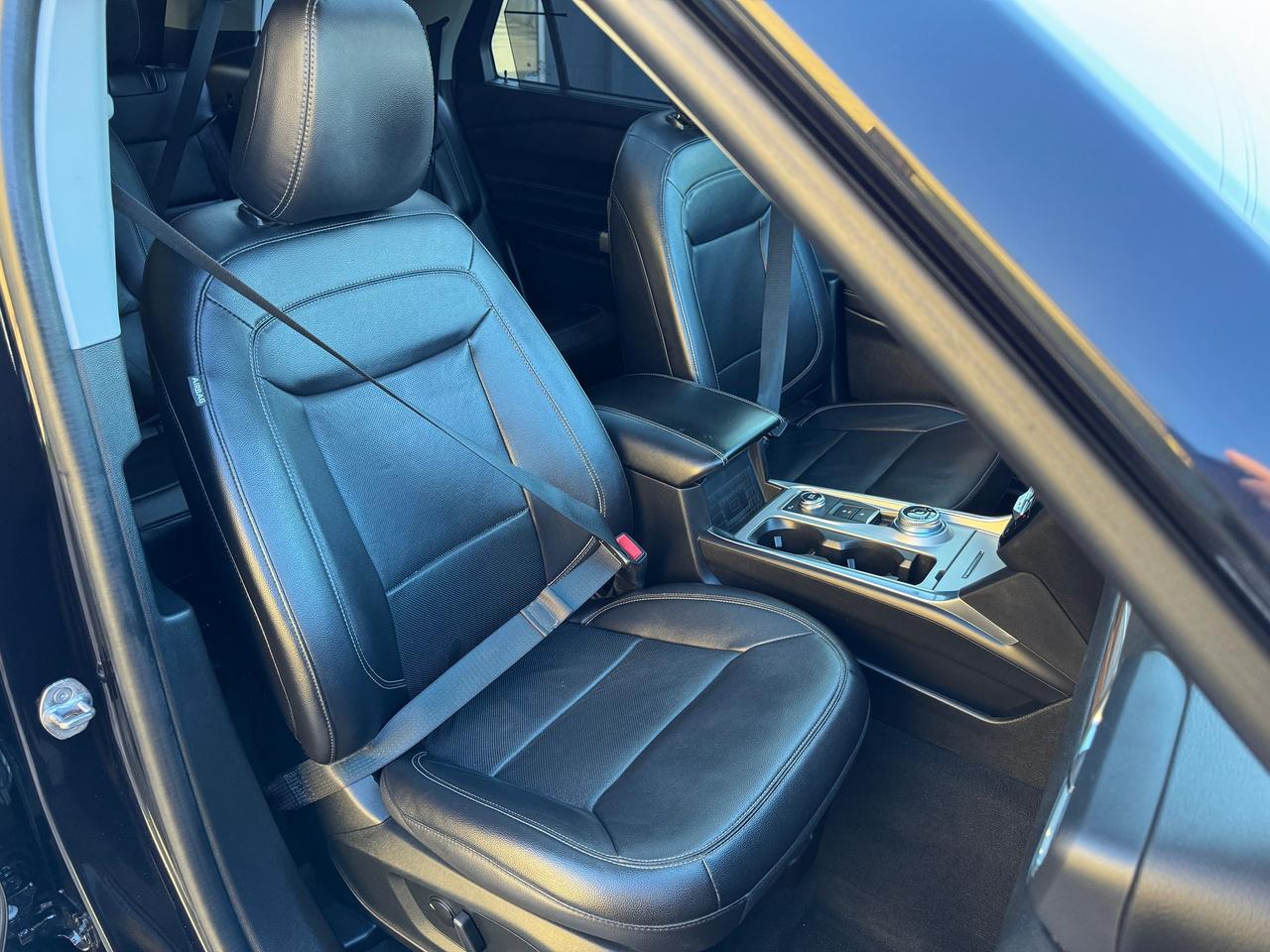 2022 Ford Explorer LIMITED 7 Passenger+CLEAN CARFAX Photo