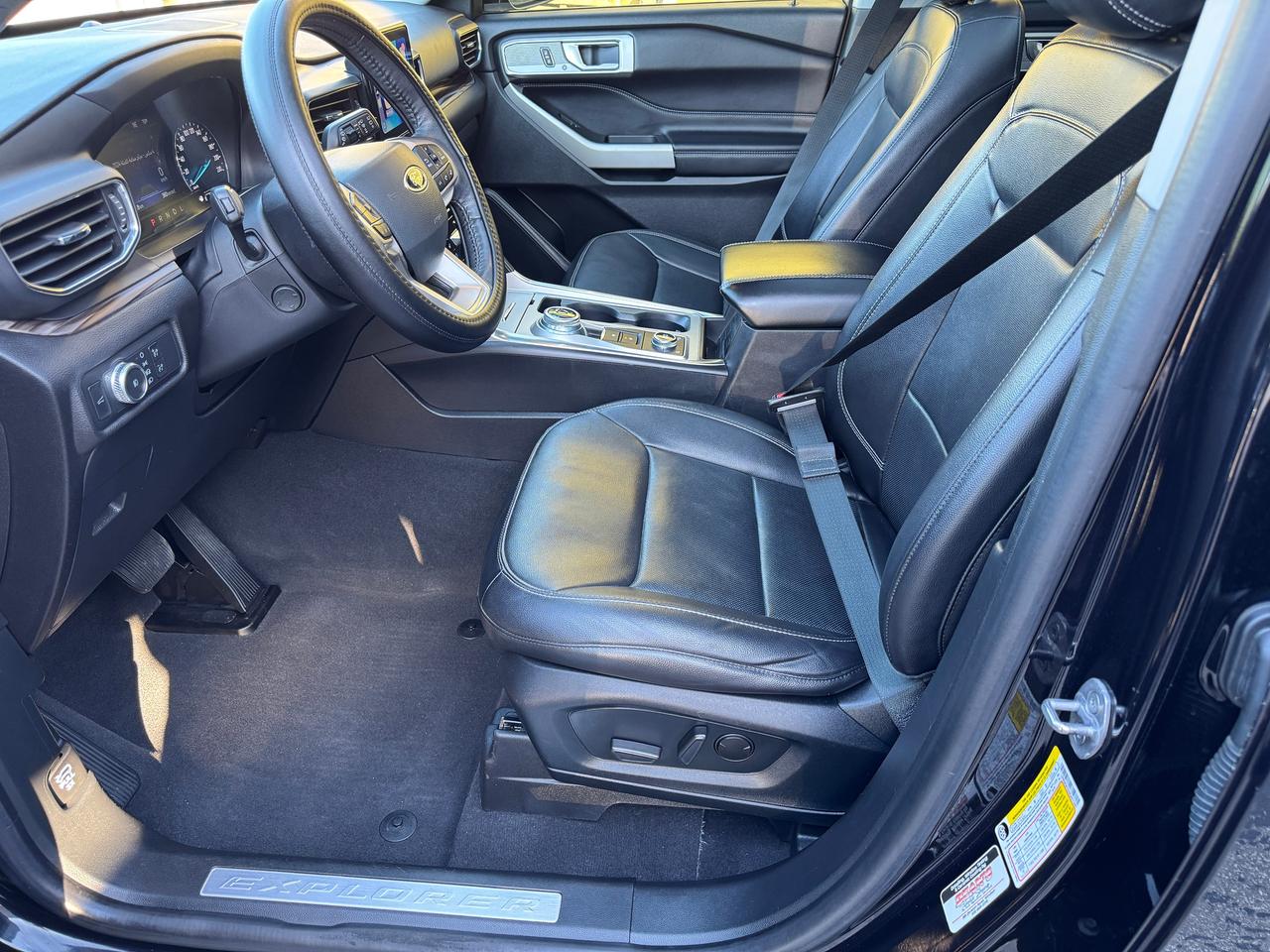 2022 Ford Explorer LIMITED 7 Passenger+CLEAN CARFAX Photo