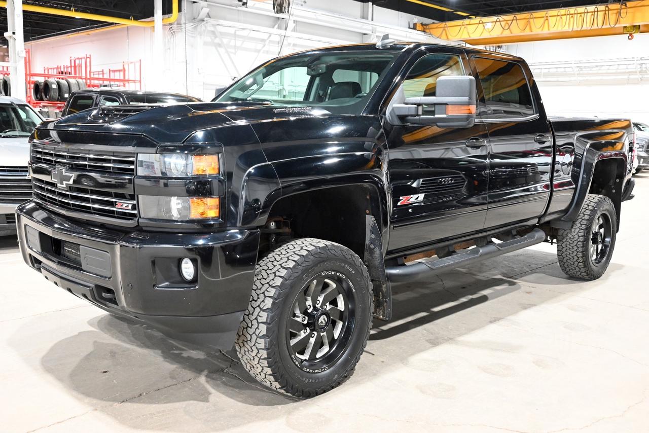 Used 2018 Chevrolet Silverado 2500 HD LT - DURAMAX L5P - ACCIDENT FREE - MIDNIGHT EDITION for sale in Saskatoon, SK