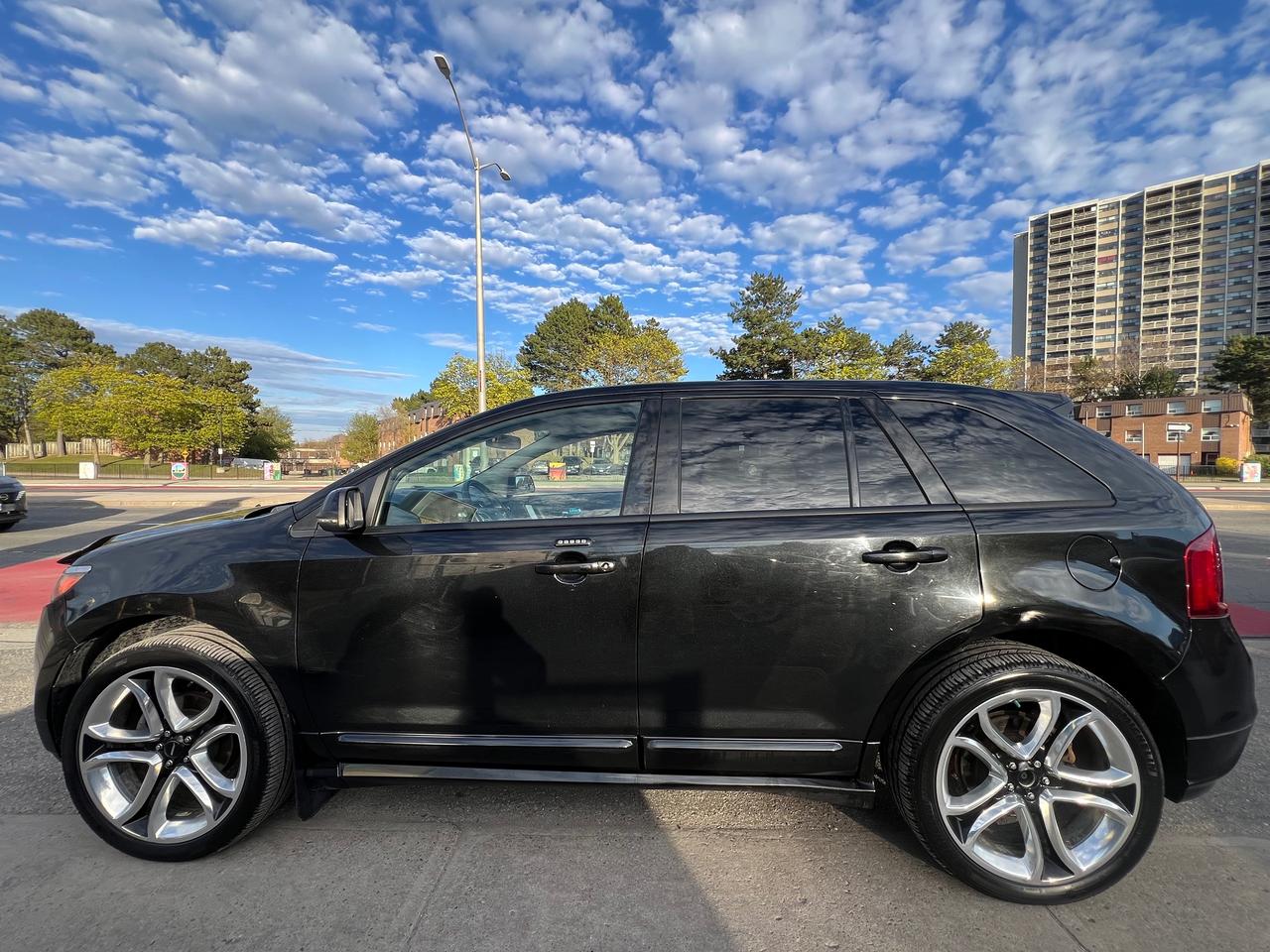 2013 Ford Edge LEATHER-SUNROOF - NAV-BACK CAM& MORE! Photo3