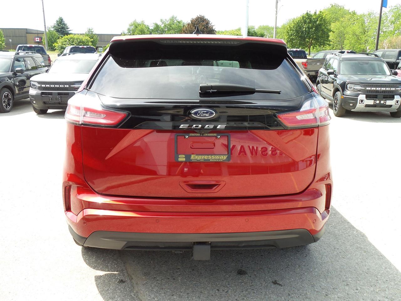 2024 Ford Edge ST-LINE, AWD, MOON, TECH, LOCAL TRADE! Photo