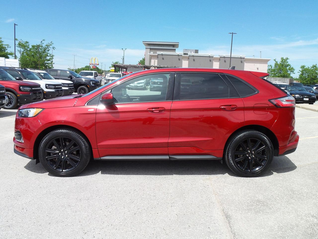 2024 Ford Edge ST-LINE, AWD, MOON, TECH, LOCAL TRADE! Photo