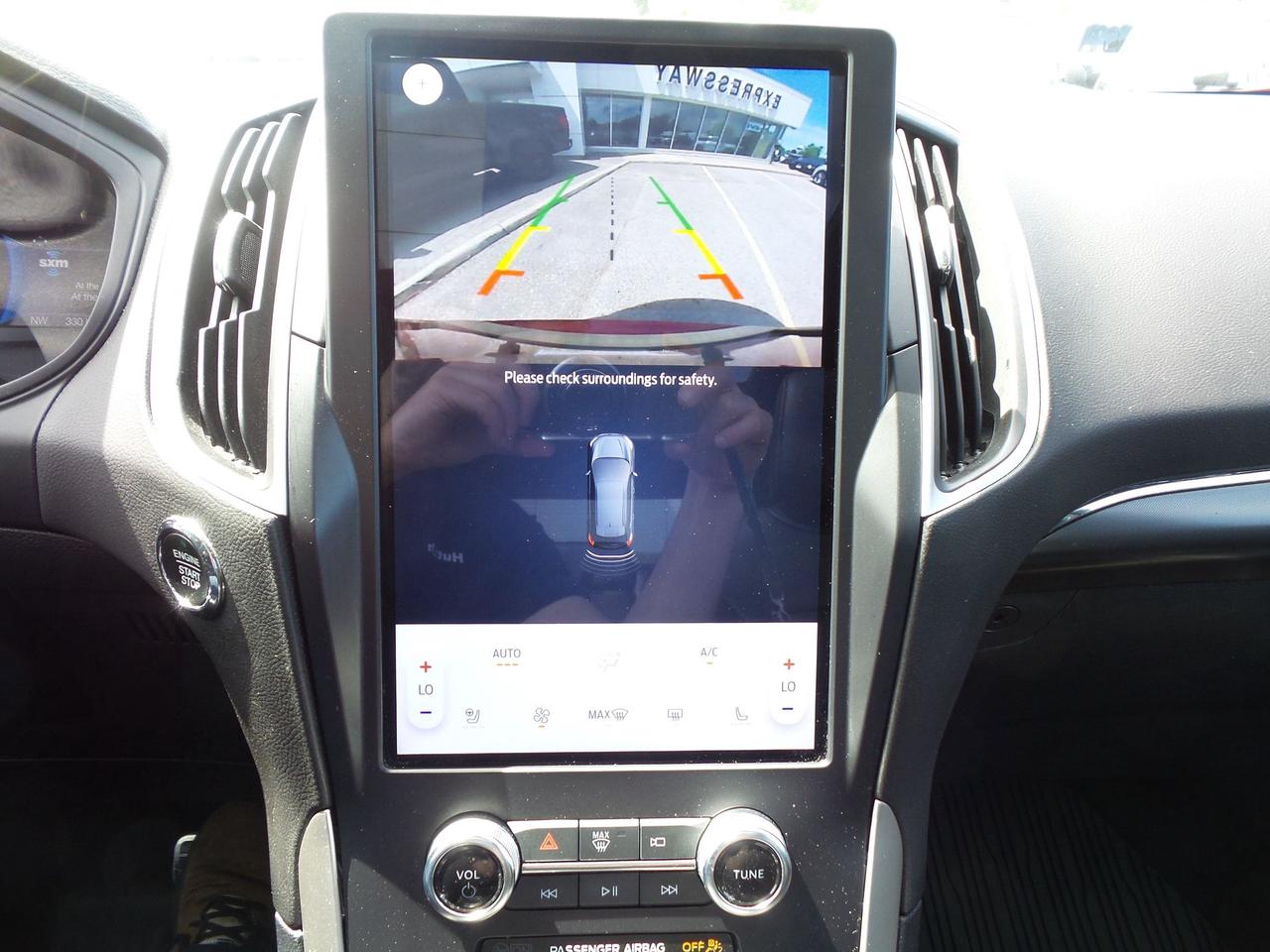 2024 Ford Edge ST-LINE, AWD, MOON, TECH, LOCAL TRADE! Photo