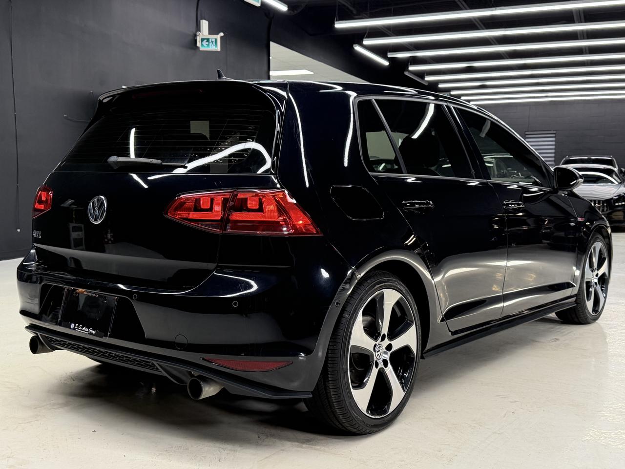 2017 Volkswagen GTI 6SPD|AUTOBAHN|NAV|BACKUP|ACC|LKA|PANO| Photo3