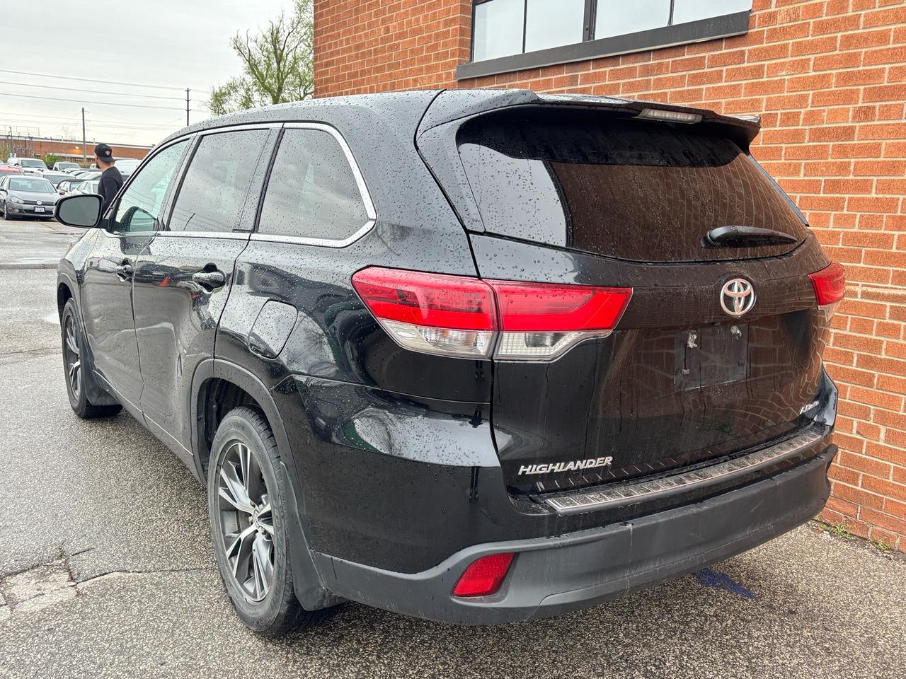 2018 Toyota Highlander Awd Le Photo3