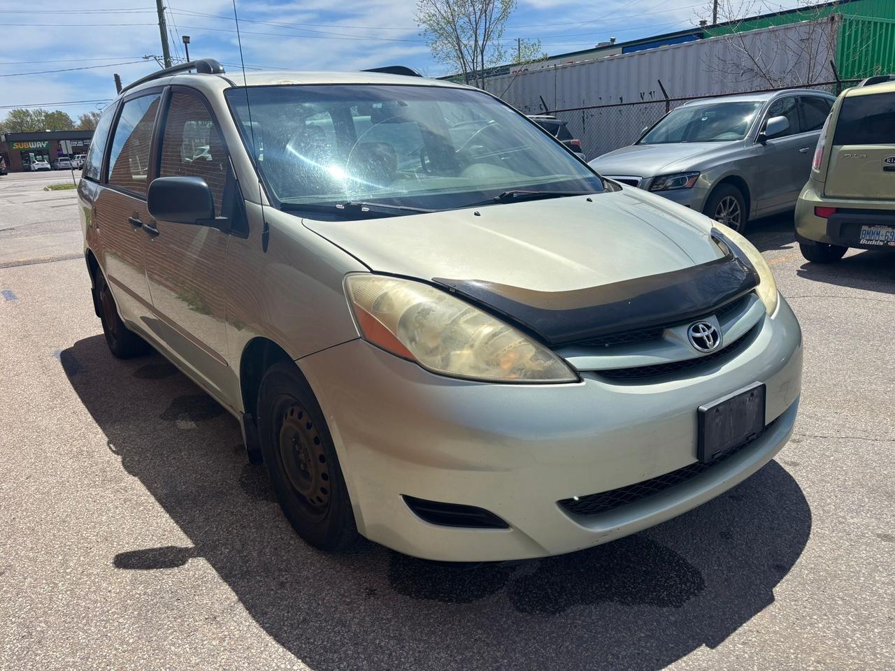 2006 Toyota Sienna 5dr CE 7-Passenger Photo