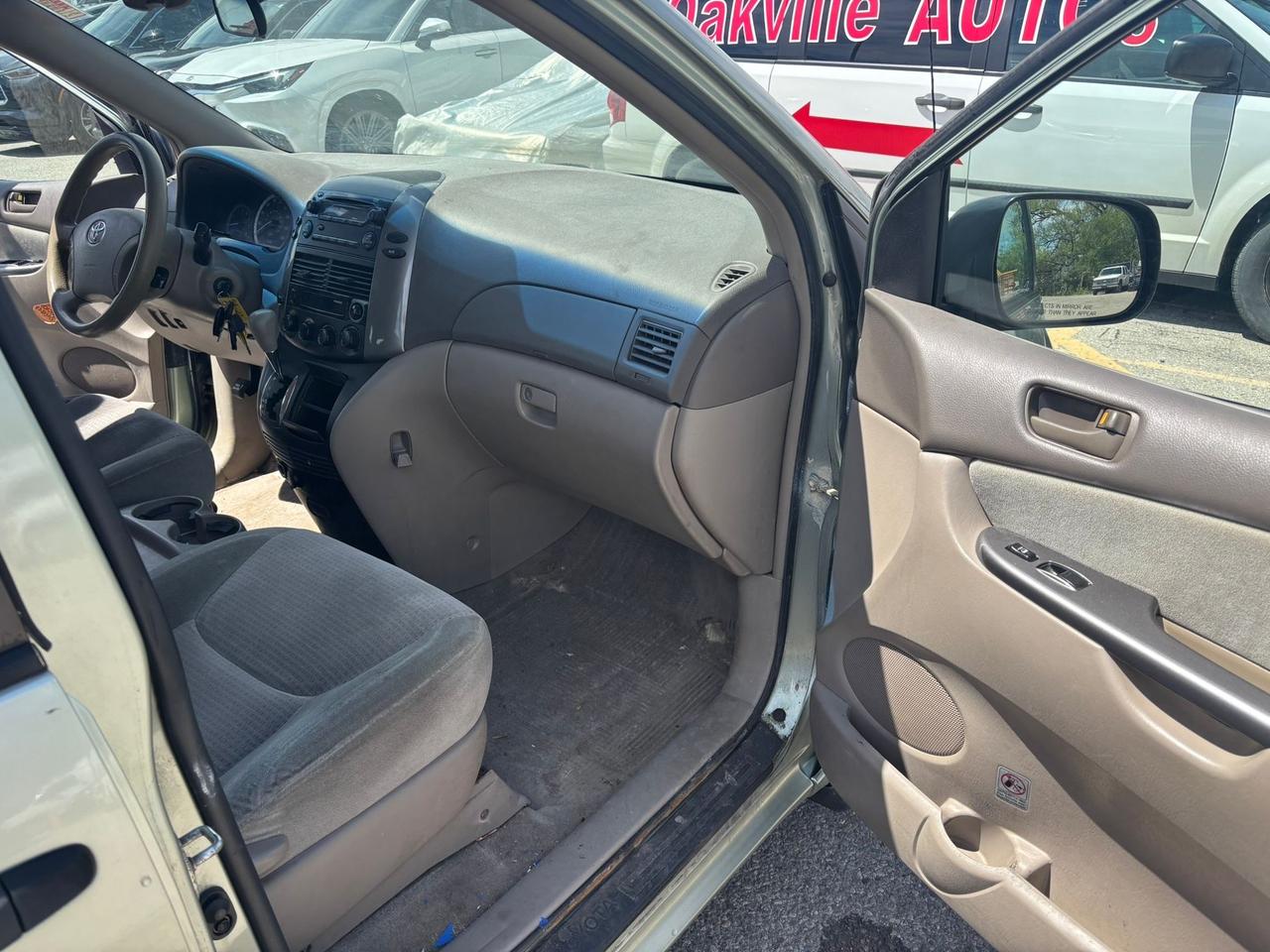 2006 Toyota Sienna 5dr CE 7-Passenger Photo