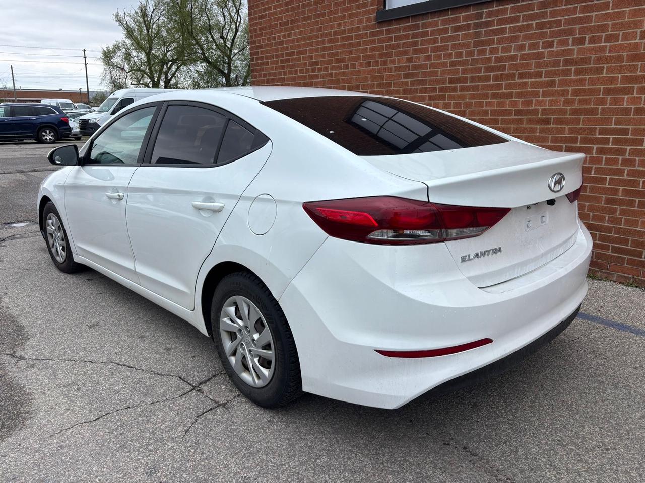 2017 Hyundai Elantra 4DR SDN AUTO LE Photo